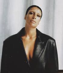 Shabrang sevdaliza in the vocoded title track, shabrang, sevdaliza aims to identify exactly where she ends and everything else begins; Sevdaliza News On Twitter Film Photography Portrait Photoshoot