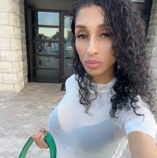 Crystal Stern's Instagram, Twitter & Facebook