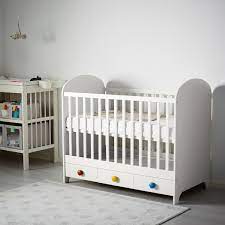 Ou trouvez un bon lit de bébé pas trop cher. Gonatt Lit Bebe Blanc 60x120 Cm Materiau Durable Ikea