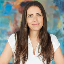 Ariana Holt's Instagram, Twitter & Facebook