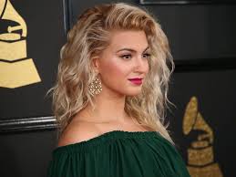 From curly pixies to wavy bobs, we have covered everything in our list of 61 stunning short curly hairstyles for women. How To Find A Great Hairstyle For Naturally Curly Hair
