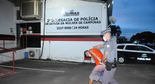 Segundo declarações de um dos seus irmãos, o menino sofria de epilepsia e era acorrentado durante o dia para não fugir. Kgxk8zp2f6v9pm