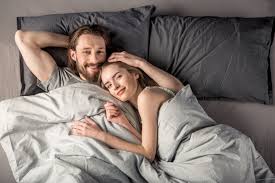 Um einen mann glücklich zu machen, solltest du wissen, wann es besser ist, für ihn da zu sein und wann es besser ist, ihn an der langen leine ziehen zu lassen. Afterglow Sex Macht Uns Zwei Tage Lang Glucklich Brigitte De