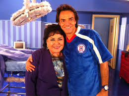 La inesperada reacción de eugenio derbez al campeonato del cruz azul. Eugenio Derbez Pa Twitter Nuestra Invitada En El 1er Capitulo Es Carmelita Salinas Http T Co 0wsap2it
