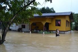 Keadaan banjir di kelantan semakin pulih dan dijangka semua mangsa banjir di kelantan akan pulang ke rumah masing2 tghari ini. Gambar Terkini Banjir Teruk Di Kelantan Setakat Lewat Petang Tadi 25 Disember 2012 Laman Gosip Dan Informasi Terkini