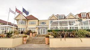 Waitrose Pays For Family To Live In Hotel After Spider Found In Fruit Beach Hotels Hotel Mansions