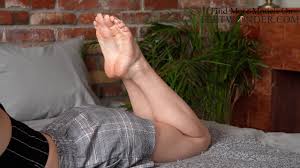 I show my sexy soles, feet and toes to you. Foot fetish tease video in 4k -  XNXX.COM