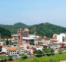 Porta um jornal impresso que é distribuído no vale do itajaí, o jornal de santa catarina. Blumenau Brasilien Wikipedia