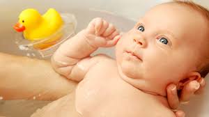 Hierbei gilt es einige dinge zu beachten, gerade wenn es um die temperatur. Gefahren Beim Baden Des Babys Letsfamily