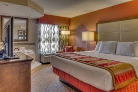 La Quinta Inn Suites Pigeon Forge Walden S Landing Pet Friendly La Quinta Inn Suites Gatlinburg Hotels