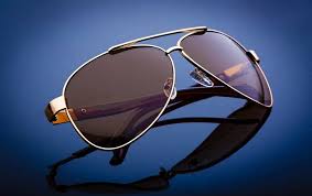 If the logo is painted or missing, it is likely that the sunglasses are not authentic. 6 Affordable Ray Ban Alternatives Threadcurve