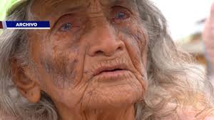 ABUELITA DE 100 AÑOS QUIEN VIVE DEL RECICLAJE RECIBIÓ VISITA DE VERÓNICA  CANDO VICEMINISTRA DE INCLUSIÓN SOCIAL