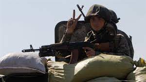 Le régiment azov suscite la controverse en ukraine et à l'étranger. Les Rebelles Assieges Prets A Un Cessez Le Feu En Ukraine Ukraine Un Pays Dechire Entre L Est Et L Ouest Radio Canada Ca