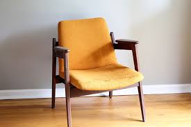 The mid century modern era established the simple, minimalist lines so popular today in modern furniture. Mid Century Modern Chair Restoration House Of Hawthornes