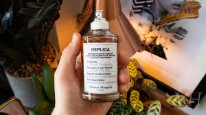 Made of a warm heart of chestnut and woody accords, mixed with sweet notes of vanilla and. Maison Margiela Replica By The Fireplace Review Best Price Man For Himself