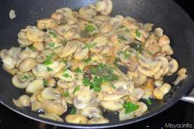 Il risotto ai funghi chiodini è un classico primo piatto autunnale, la stagione dei funghi per eccellenza. Ricetta Risotto Ai Funghi Misya Info