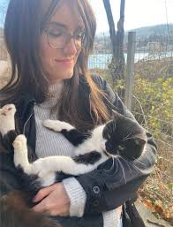 Hi all! I just wanted to introduce myself and share a photo that I took.  I'm Lisa, a house and cat owner that is happy to pet sit anywhere in Europe  🥰