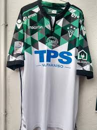 Check out the santiago wanderers 2021 home kit by macron, worn in the 2021 chilean primera división season. Santiago Wanderers Away Football Shirt 2017 Sponsored By Tps Valparaiso