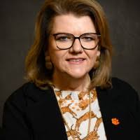 Karen Claflin's Instagram, Twitter & Facebook