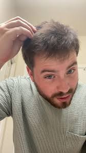 Amazon.com: 天然海鹽紋理噴霧,適合男士波浪、捲曲和細髮- 增加體積、鹽水海灘紋理、隔熱、150 毫升旅行尺寸: 美容與個人護理