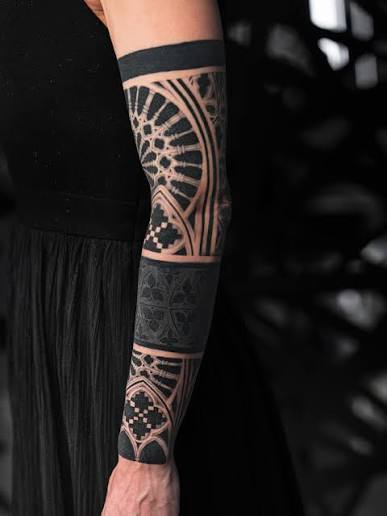 ▪️⬛️Gothic Armsleeve⬛️▪️ Gothic architecture, Rose window ornament, black on black pillars. I enjoyed constructing this project. 📥DM your idea - let's discuss. #gothictattoo #gothicart #ornatetattoo #ornamentaltattoo #ornamentalink