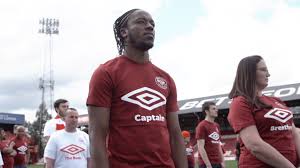 The bees will begin life at their new home in a traditional and synonymous brentford red and white stripe kit, with the addition of a black pin stripe. Brentford Fc And Umbro Join Forces West London Business