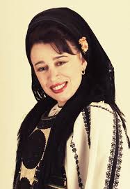 La multi ani, Maria Stroia! Gânduri și urări de sănătate, fericire, bucurii  și o cariera muzicală strălucitoare, încununată de noi succese pe toate  planurile, îți dorim, la ceas aniversar! Născută, la 14