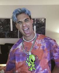 Checkout brad wiki age, biography, career, height, weight, family. Brad Mondo On Instagram The Alien Says It All Talk To The Hand Hoeeee Talk To The Hand Brad Style