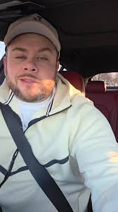 My name is Christopher and its nice to meet you #gym #positivity  #bodybuilder #BodyPositivity