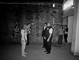 Maybe you would like to learn more about one of these? Comment Devenir Videur De Boite De Nuit Ou Portier De Discotheque Magazine De La Formation Securite
