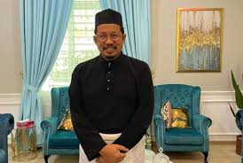 Jika boleh, apakah bacaan al fatihah dan surah pada shalat dhuha, diperjelas atau disamarkan? Solat Jemaah Di Rumah Ketahui Posisi Imam Makmum Agar Solat Kita Sekeluarga Sempurna Keluarga