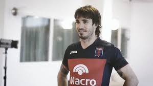 Actualmente se desempeña en club. Martin Galmarini A Quince Anos De Su Debut En Tigre Vavel Argentina