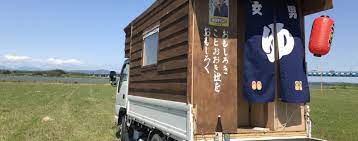 自作キャンピングカーの作り方 キャンピングカーのdiy いすゞエルフの荷台に居住部分を制作しました 青の1号 と命名 翌年8ナンバーを取得し 青の2号 に改称し アフィリエイト収入で日本一周できるか をテーマに 日本一周海岸線 に出ています 荷台
