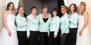 Maßanfertigung & übergröße, alle farben. Unser Team Brautkleider Brautmoden Berlin Brandenburg Hochzeitshaus Schubert