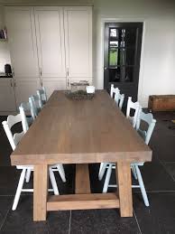 tafel met 7 cm dik eiken blad en massief eiken poten stoer en landelijk mooi te combineren met cafestoelen eettafel landelijke eettafels tafel