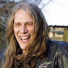 Mike Roe's Instagram, Twitter & Facebook