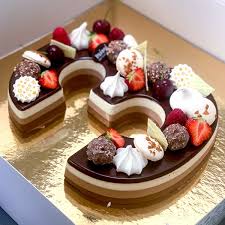 Le Number Cake Bavarois Le Gateau Ideal Pour Feter Un Anniversaire Trois Gouts Au Choix 3 Ch Gateau En Chiffre Gateau Trois Chocolat Gateaux Aux Numeros