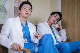 After all those cliffhangers, i can't wait to finally learn what's happened to the gang. Yuk Simak 5 Hal Seru Seputar Hospital Playlist Season 2