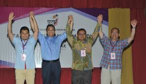Rosman jonet yang telah menerima watikah (surat pelantikan) daripada kepimpinan parti untuk bertanding bagi kerusi itu tidak layak bertanding. Asal Gombak Beritaasalgombak Keputusan Pru 14 Gombak Facebook