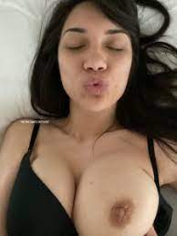 Delightfulhug Is All About Teasing You With Unfiltered Sex