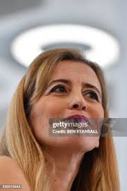 2,105 Sandra Ben Photos & High Res Pictures