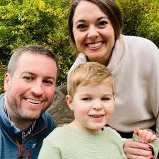 Laura Boomer's Instagram, Twitter & Facebook