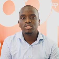 Rencontrez Luckson Saint-vil, le lauréat de l’édition 2019 du prix Philippe  Chaffanjon pour son reportage: Cité Soleil: les dessous d’une paix fragile.  ow.ly/hfAH30oTCFg