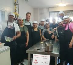 Te encuentras en el área de estudio para cocina, dónde encontrarás cursos gratis en video que te enseñarán técnicas que te van a permitir preparar recetas maravillosas. Curso De Operaciones Basicas De Cocina Impartido Por Caritas Diocesana De Leon Caritas Diocesana De Leon