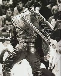 Strictlyelvis On Instagram Now That S What We Call A Black Friday Elvis Elvisfriday Elvis Presley Photos Elvis Presley Elvis 68 Comeback Special