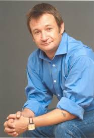 Lorsque la star le rappelle quelque temps plus tard, william n'ose y croire. James Dreyfus S Biography Wall Of Celebrities