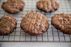 Did you know that baked goods do better on the lower middle oven rack, while meats should sit on the upper middle? Easy Oven Baked Hamburgers I Heart Naptime