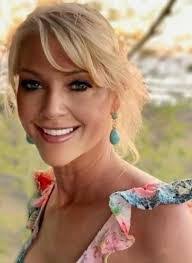 Mary Redick's Instagram, Twitter & Facebook