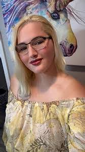 Rebecca Earls's Instagram, Twitter & Facebook