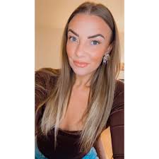 Everyday I get up and try my hardest and that's my favorite thing about  myself 🖤